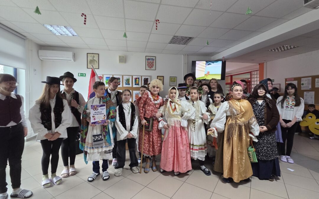 Vesela pokladna povorka selom